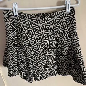 Like new Black and white skirt